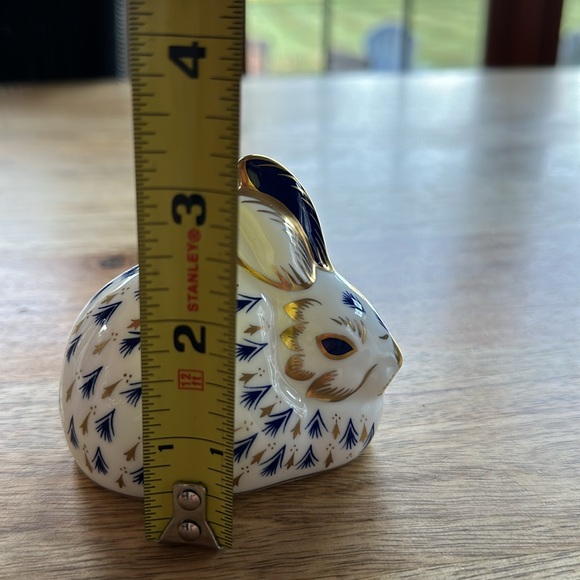 Royal Crown Derby bone china bunny - Picture 5 of 6